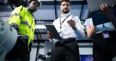 technicians-are-introducing-industrial-hand-robots-2026-01-07-02-06-01-utc.jpg